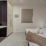 Spinola Bay 2 Bedroom W Jacuzzi & Sea View