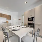 Spinola Bay 2 Bedroom W Jacuzzi & Sea View 아파트 *