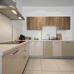 Spinola Bay 2 Bedroom W Jacuzzi & Sea View 아파트 Saint Julian's