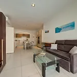 Spinola Bay 2 Bedroom W Jacuzzi & Sea View
