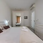 Spinola Bay 2 Bedroom W Jacuzzi & Sea View 아파트