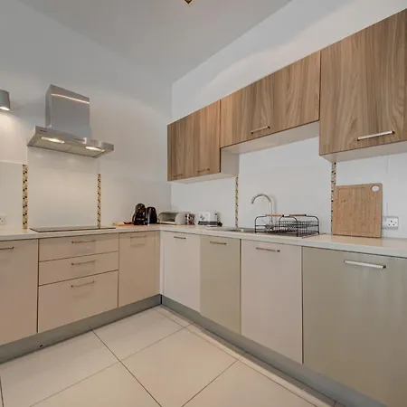Spinola Bay 2 Bedroom W Jacuzzi & Sea View Apartament