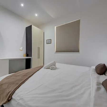 Apartmán Spinola Bay 2 Bedroom W Jacuzzi & Sea View Saint Julian's