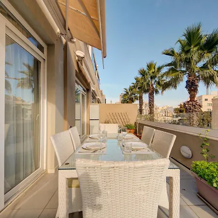 Spinola Bay 2 Bedroom W Jacuzzi & Sea View * St. Julian's