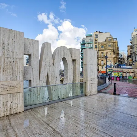 Spinola Bay 2 Bedroom W Jacuzzi & Sea View 公寓 *