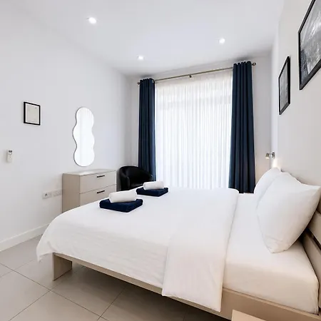 Spinola Bay 2 Bedroom W Jacuzzi & Sea View דירה