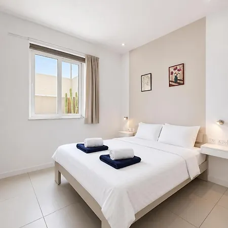 Spinola Bay 2 Bedroom W Jacuzzi & Sea View *