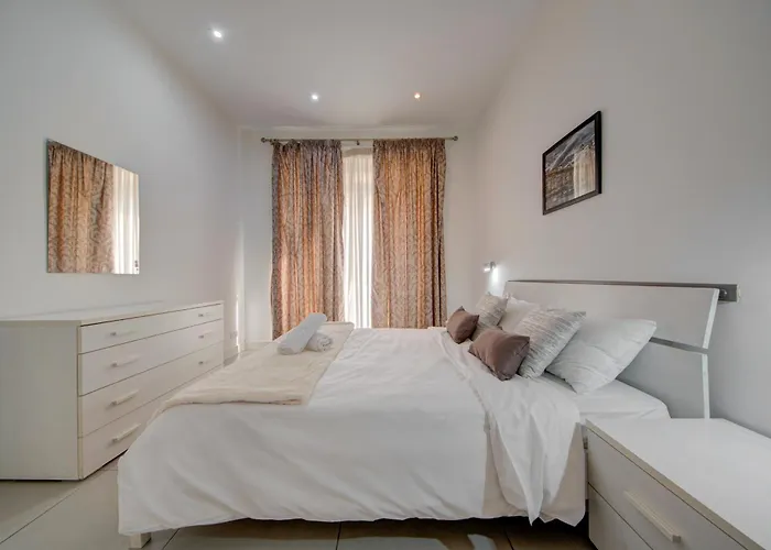 Spinola Bay 2 Bedroom W Jacuzzi & Sea View 公寓 Saint Julian's