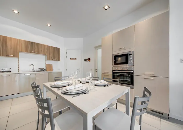 Spinola Bay 2 Br W Jacuzzi&sea View Apartament *