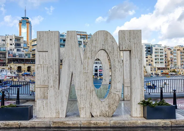 Spinola Bay 2 Br W Jacuzzi&sea View * St. Julian's