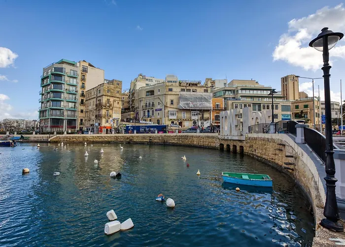 شقة Spinola Bay 2 Bedroom W Jacuzzi & Sea View سانت جوليان