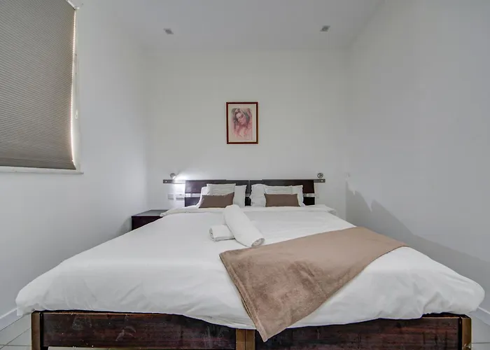 Spinola Bay 2 Bedroom W Jacuzzi & Sea View * Saint Julian's