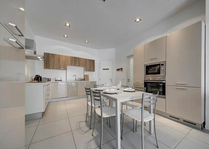 Spinola Bay 2 Bedroom W Jacuzzi & Sea View Διαμέρισμα