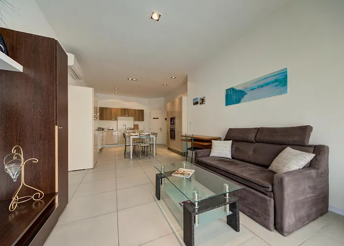 Spinola Bay 2 Bedroom W Jacuzzi & Sea View